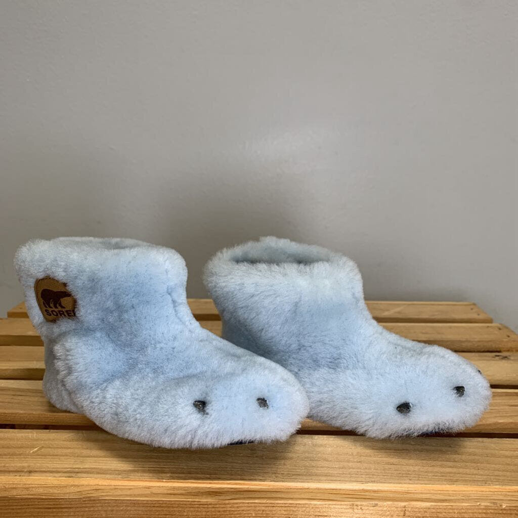 7: Bear Paw Slipper