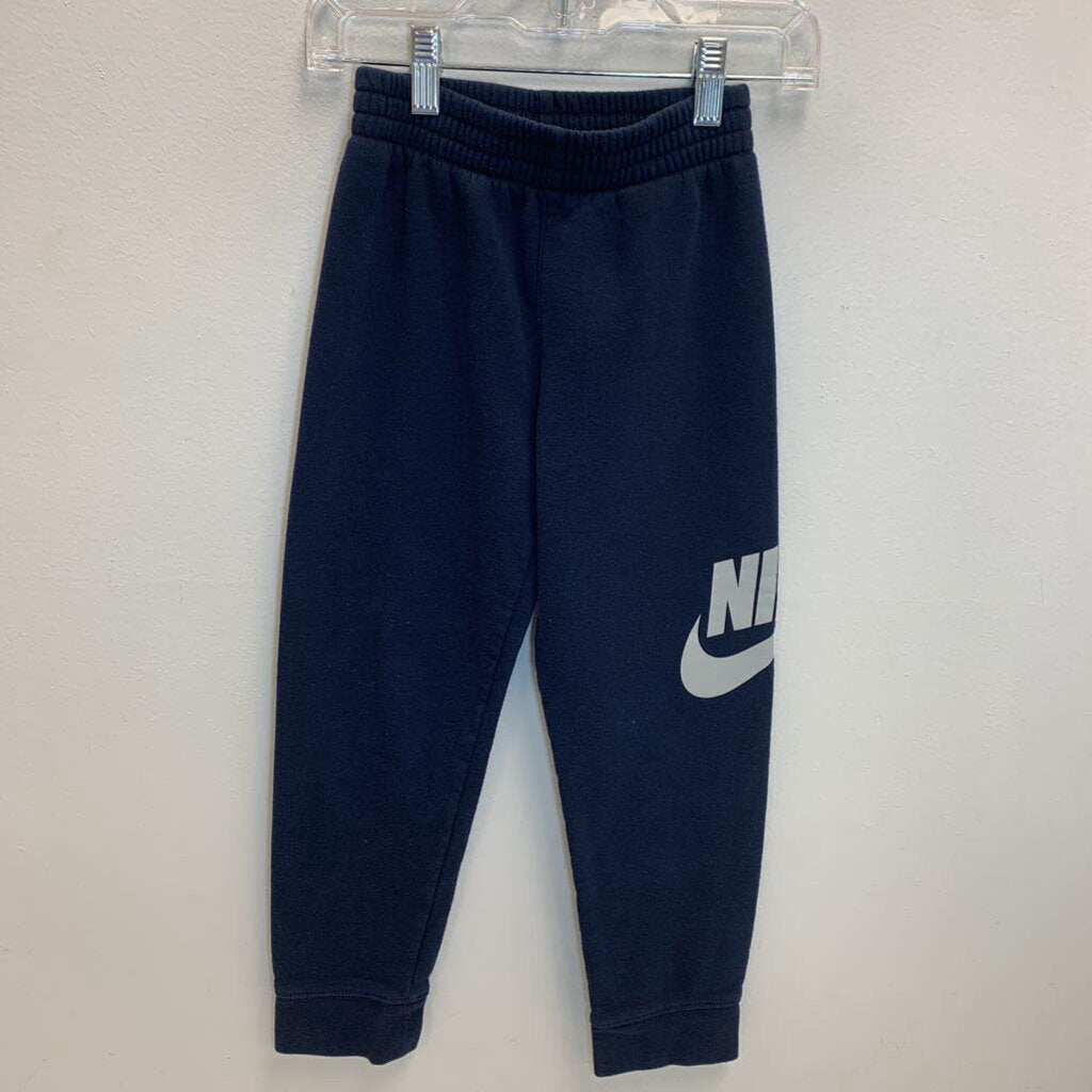 7: Logo Joggers