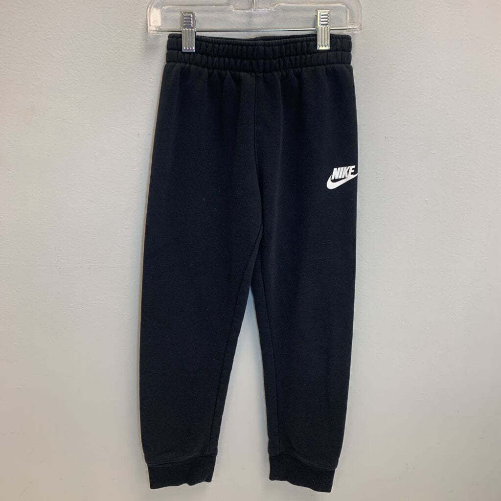 7: Logo Joggers