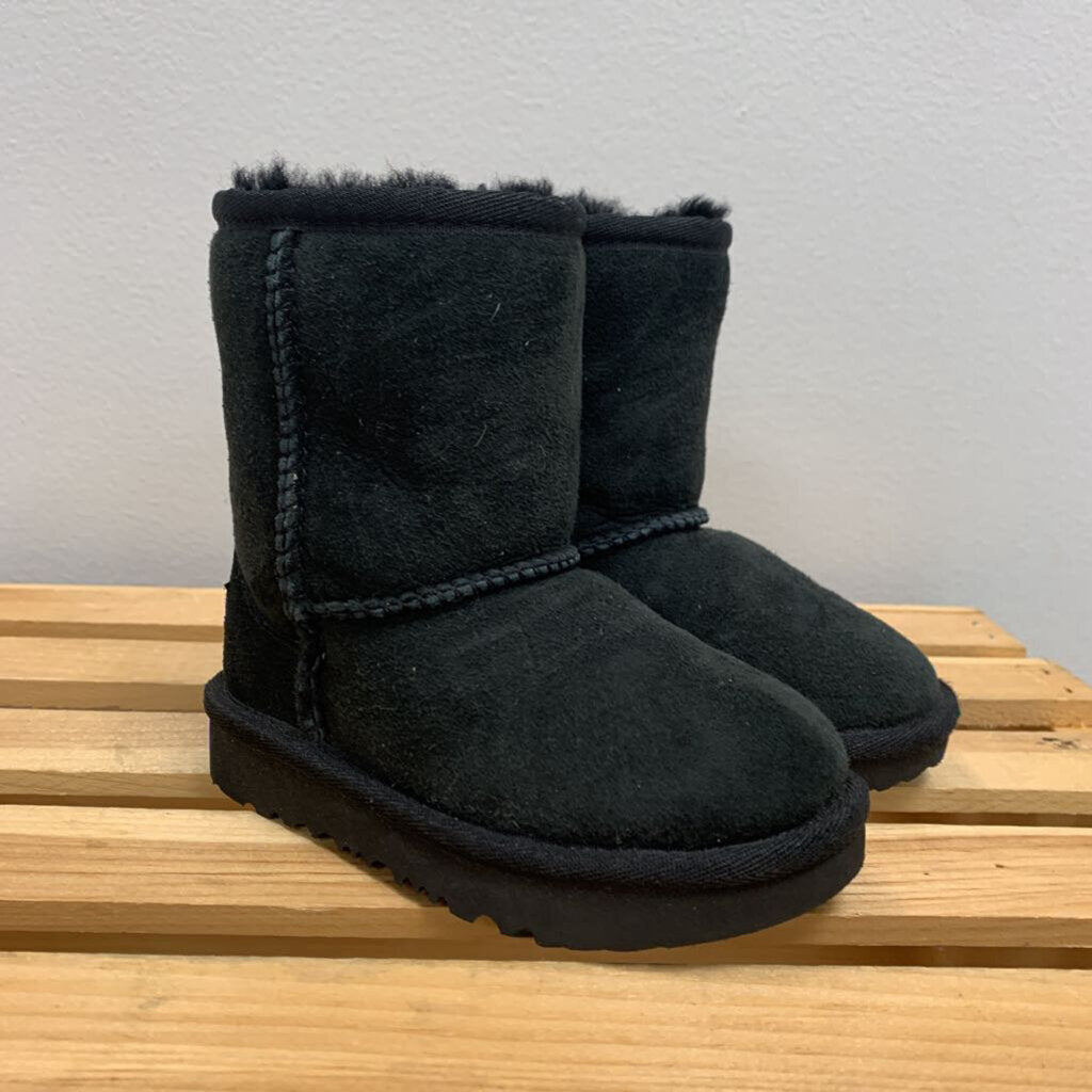 7: Classic II Short Boot