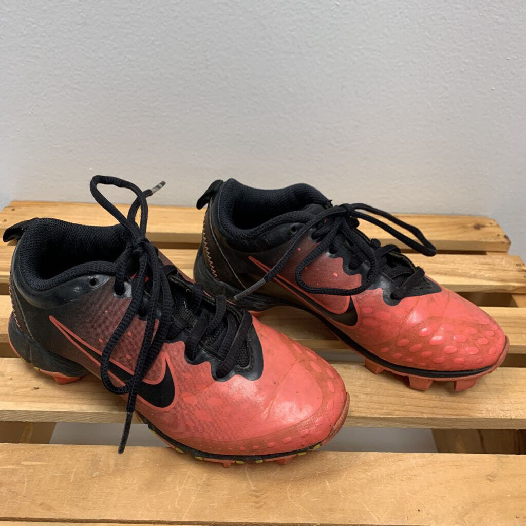 13: Fastflex Softball Cleats