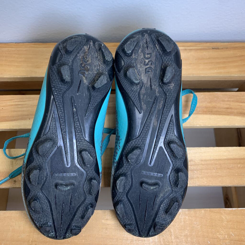 11: Speed Viper Soccer Cleats