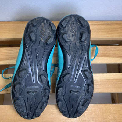 11: Speed Viper Soccer Cleats