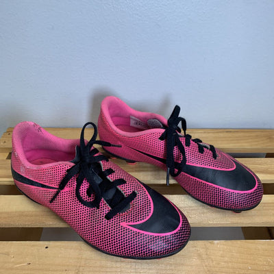 2: Bravata Soccer Cleats
