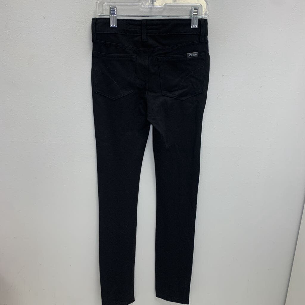 8: Skinny Stretch Pants