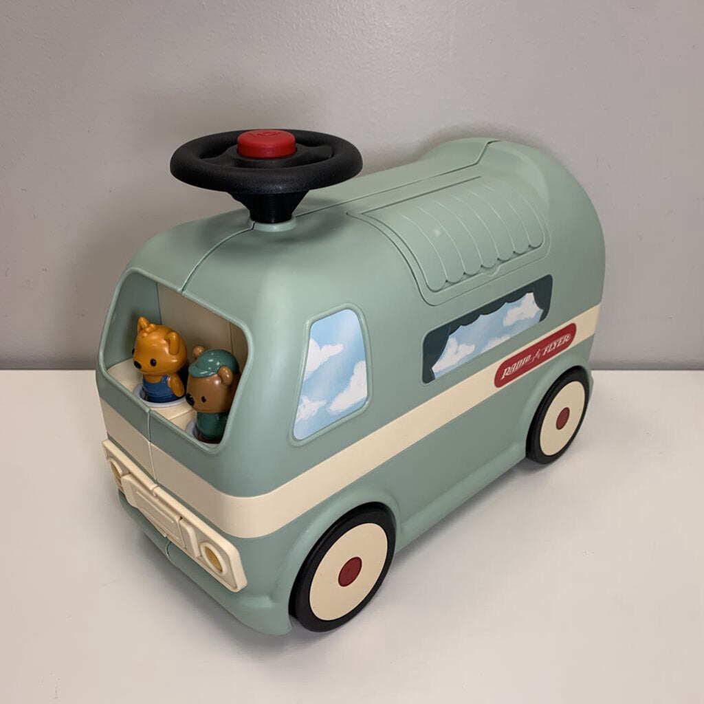 Park & Play Camper