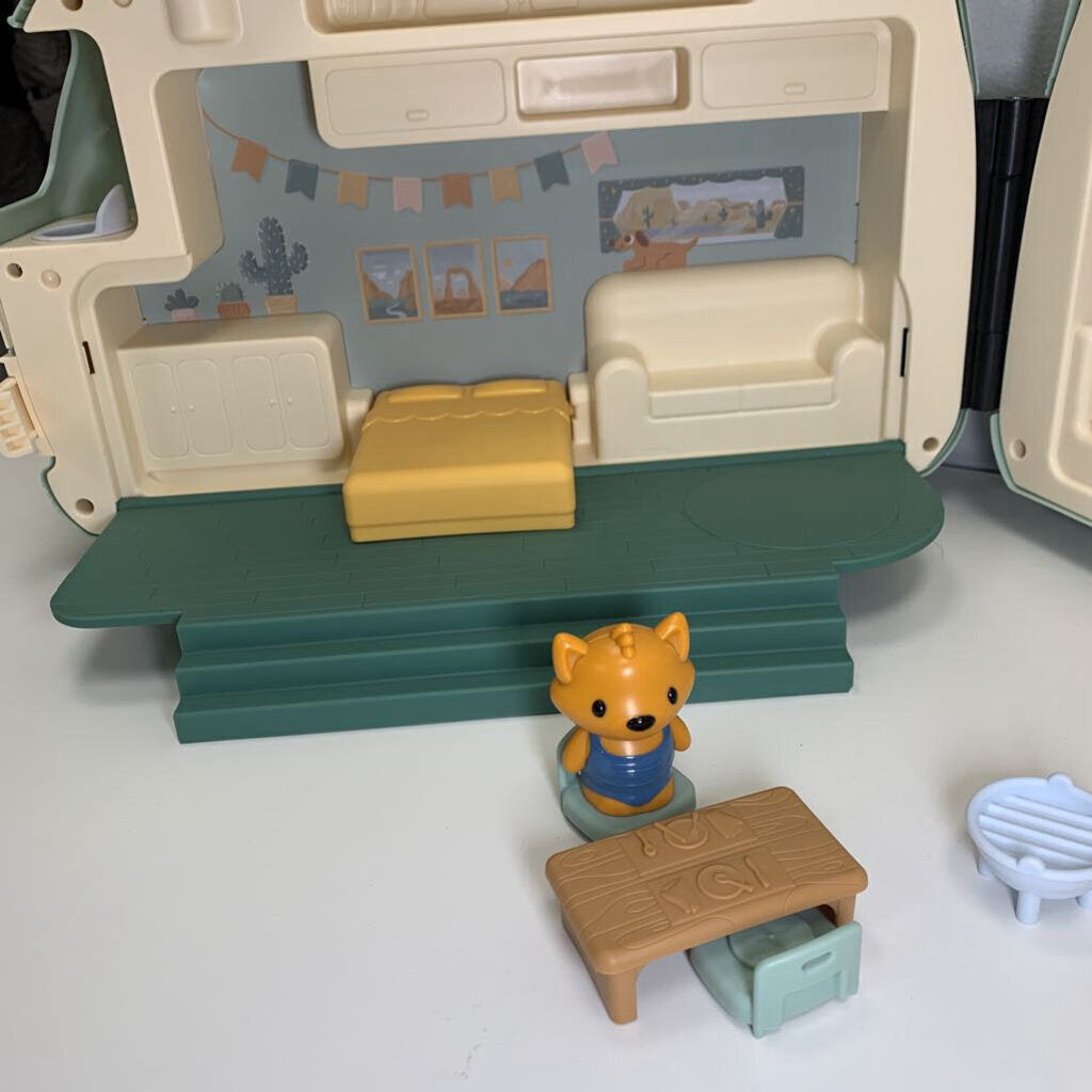 Park & Play Camper