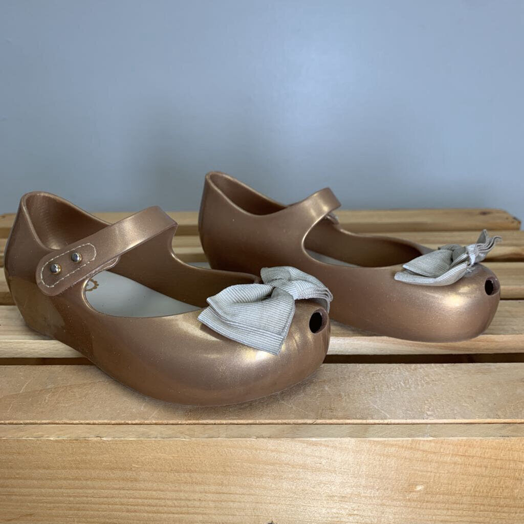 10: Ultragirl Bow Jelly Flats