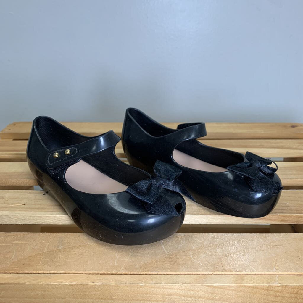 10: Ultragirl Bow Jelly Flats