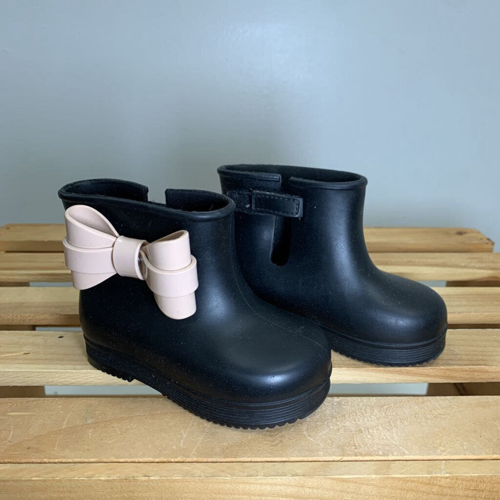 6/7: Chelsea Jelly Boots