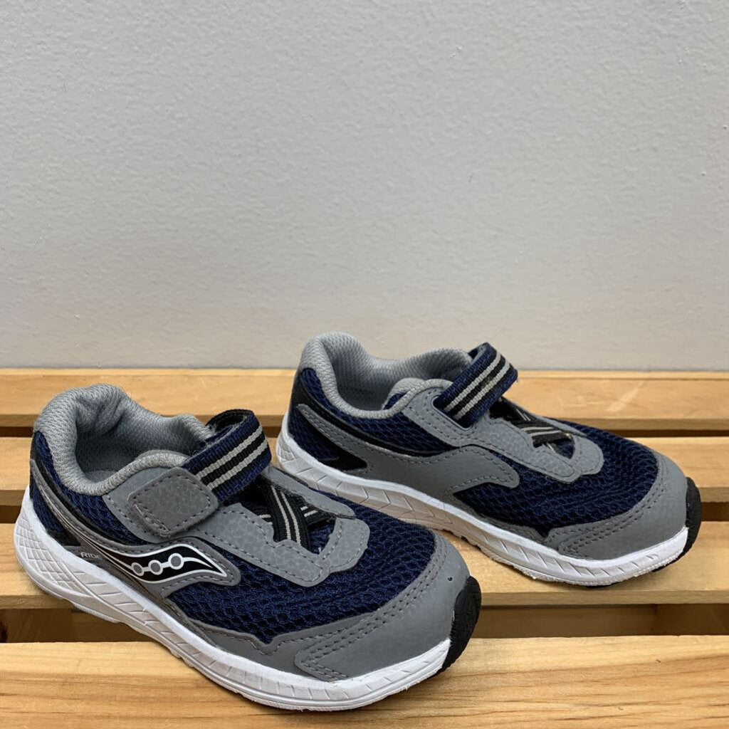 10XW: Ride 10 Sneakers
