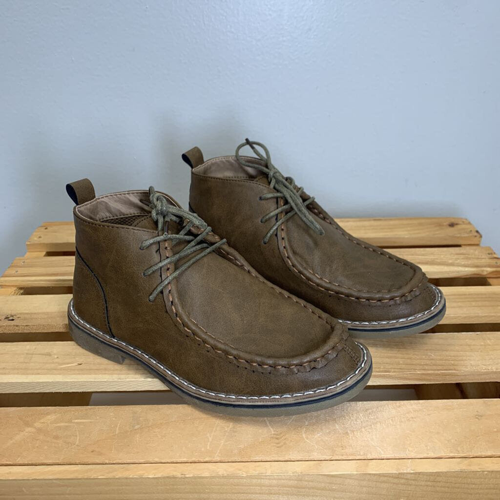 13.5: Justin Chukka Boot