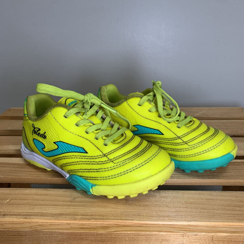 10: Toledo Turf Soccer Cleats