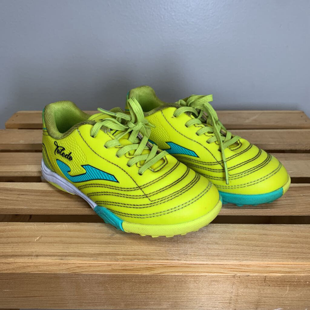 12: Toledo Turf Soccer Cleats