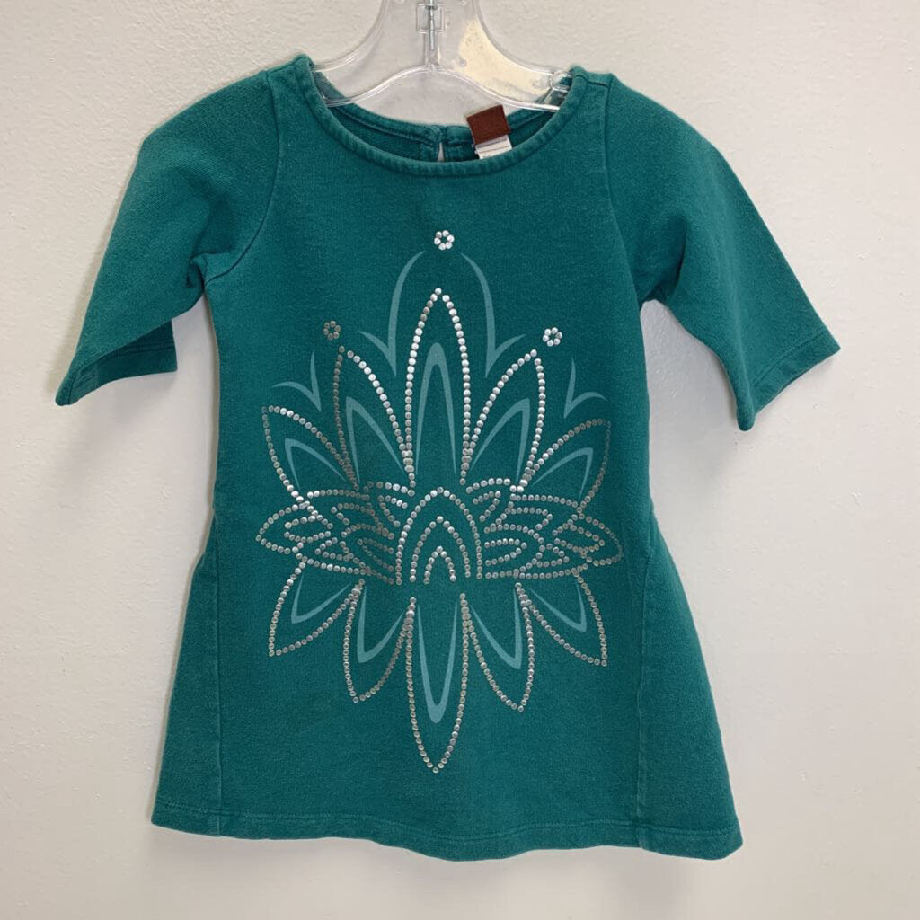 2: 3/4 Sleeve Dress - Floating Lotus