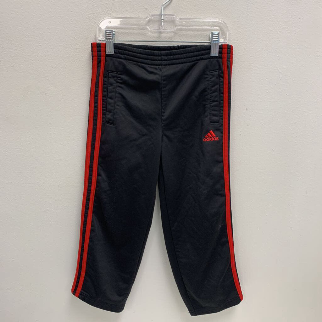 5: Classic 3S Tricot Jogger Pants