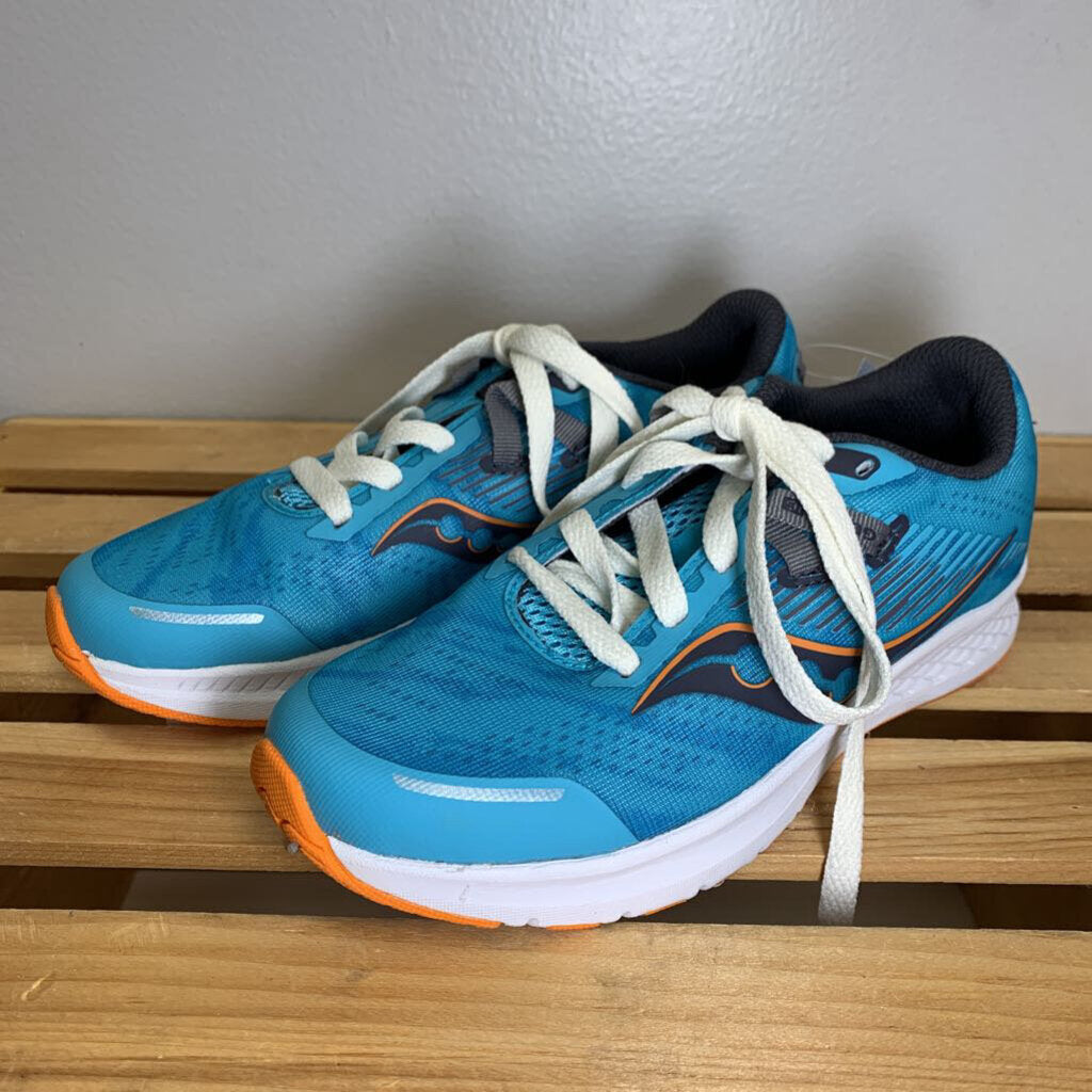 2: Kinvara Running Shoe NWOT