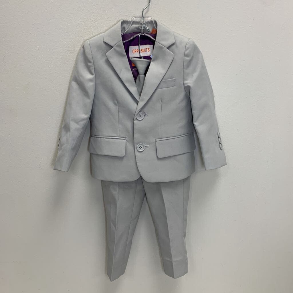 2: 3 Piece Suit