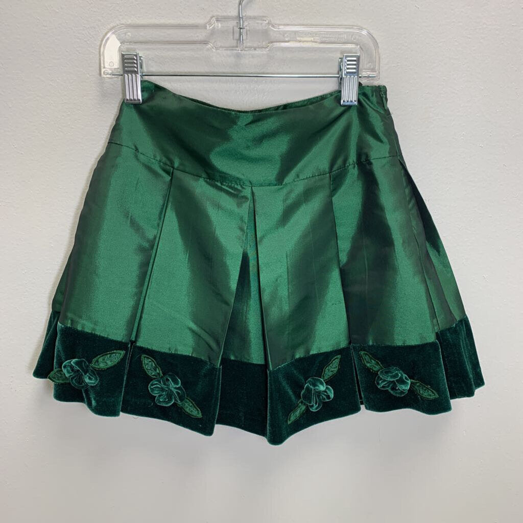 6X: Pleated Velvet Hem Skirt