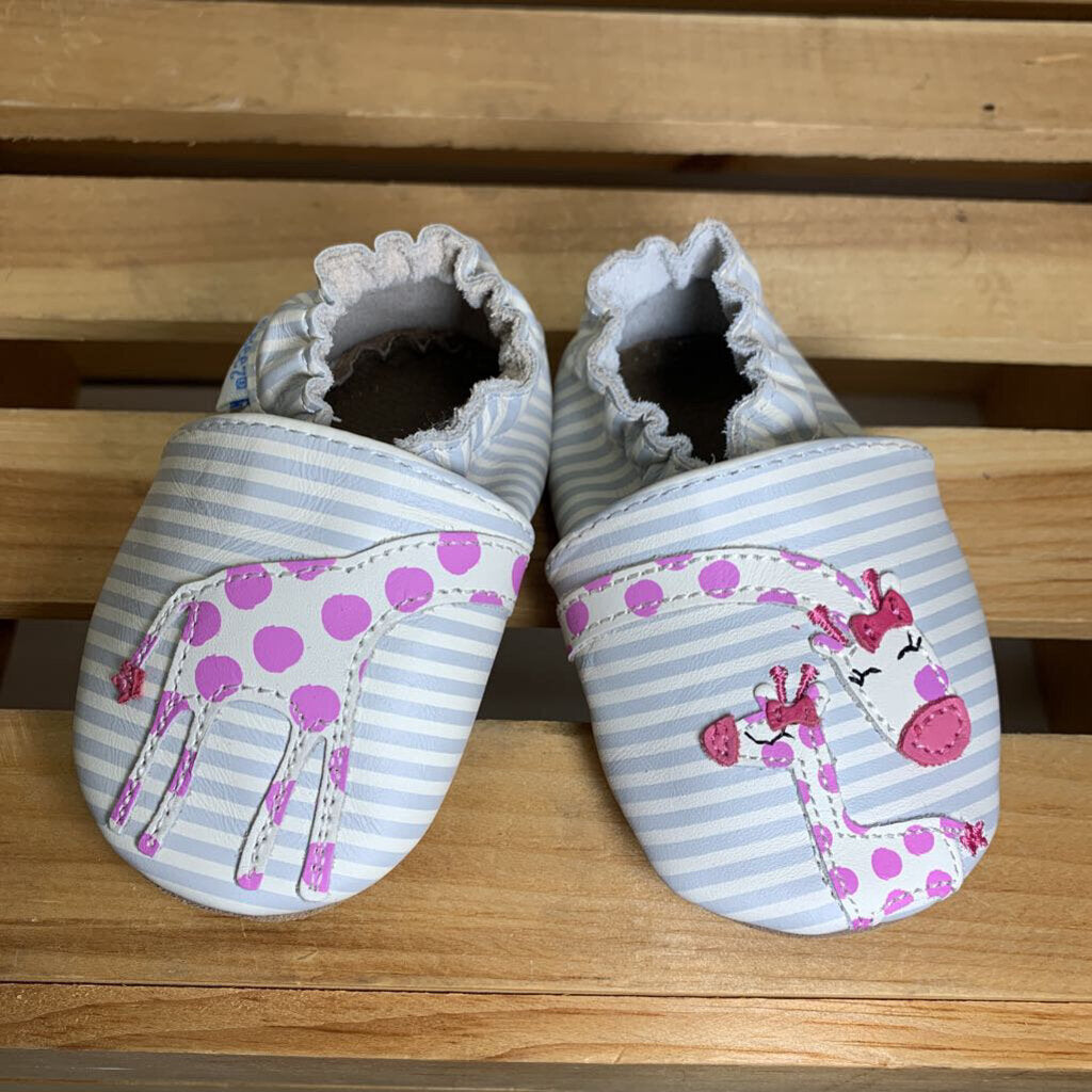 0-6M: Reach For The Stars Soft Soles Crib - Giraffe