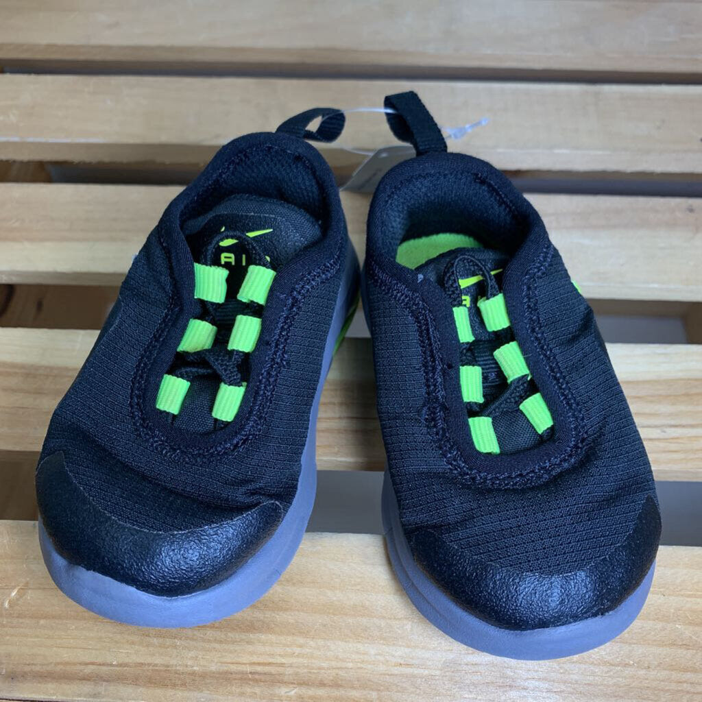 3: Air Max Motion 2 Sneakers