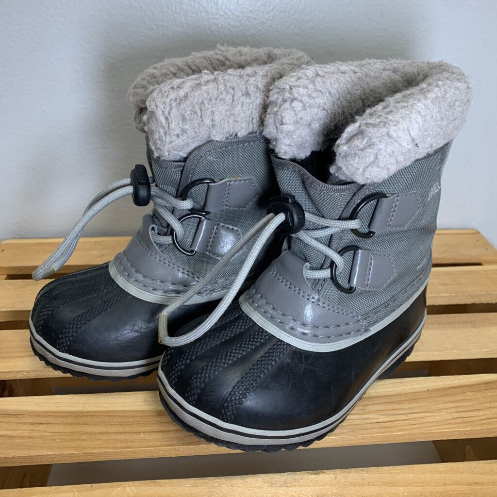 9: Yoot Pac Nylon Waterproof Boots - Removable Liners