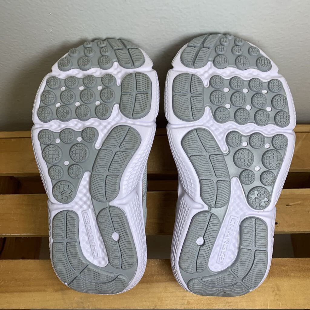 11: Assert 10 Running Sneakers