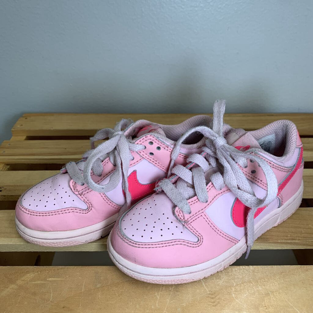 11: Dunk Low Sneakers