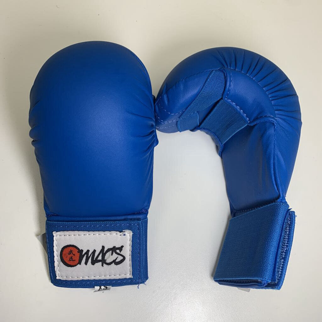 XS: World Karate Federation Sparring Gloves