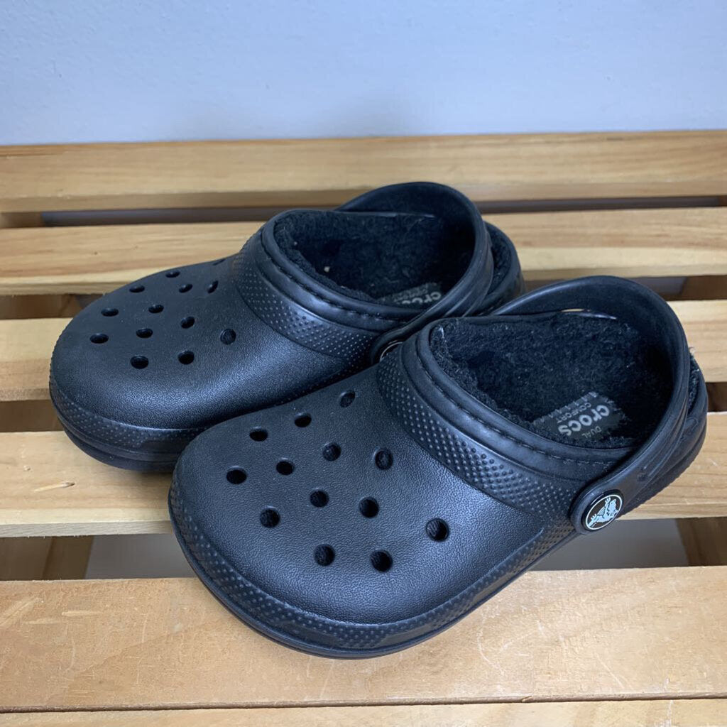 10: Classic Lined Clogs