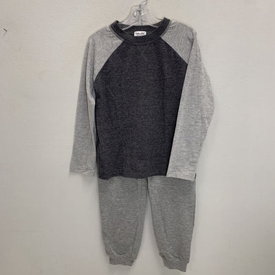 6: Raglan T-Shirt + Joggers w/ Pockets