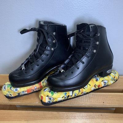 11: Diamond Ice Skates w/ Blade Covers
