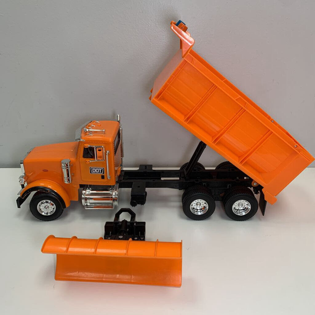 Big Farm Model 367 Truck w/ Snow Plow