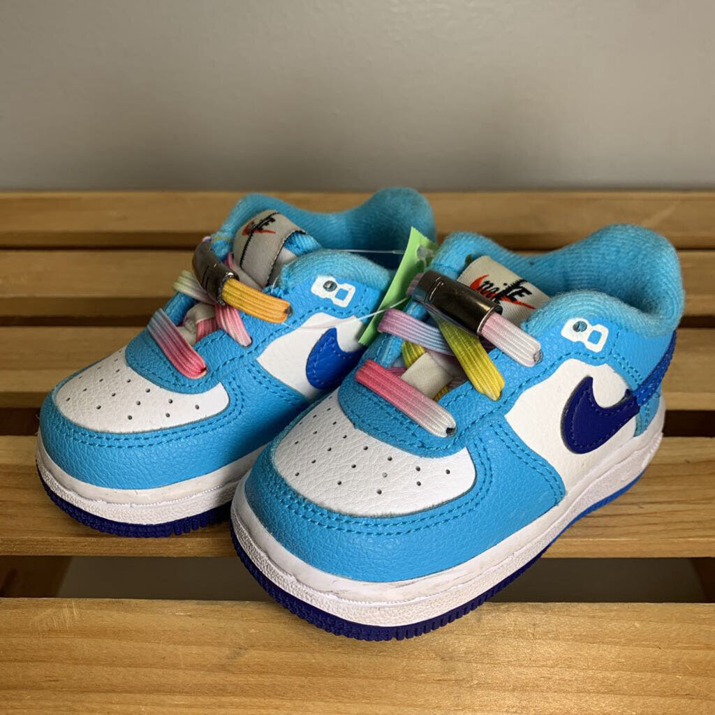 3.5: Air Force 1 "Split" Sneakers - Magnetic Rainbow Laces