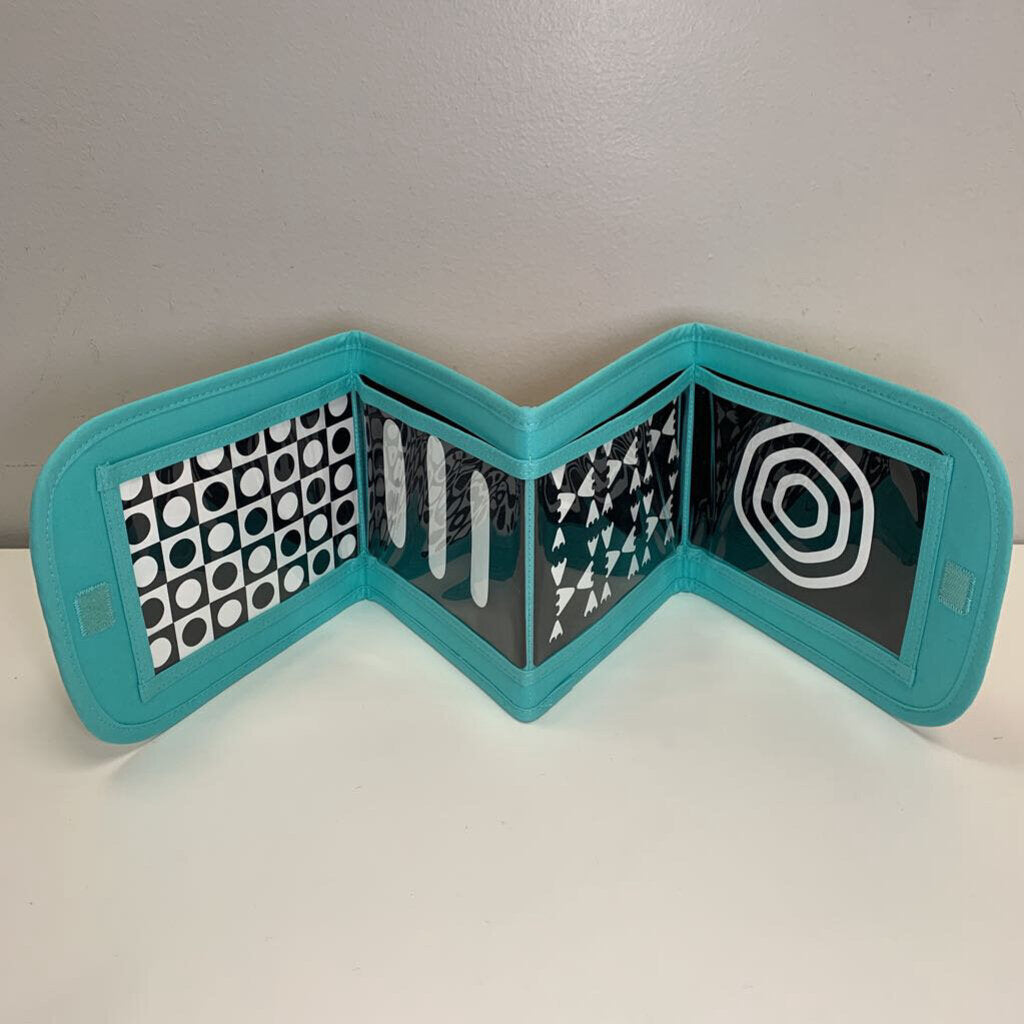 Standing Card Holder + Complex Black & White Card Set