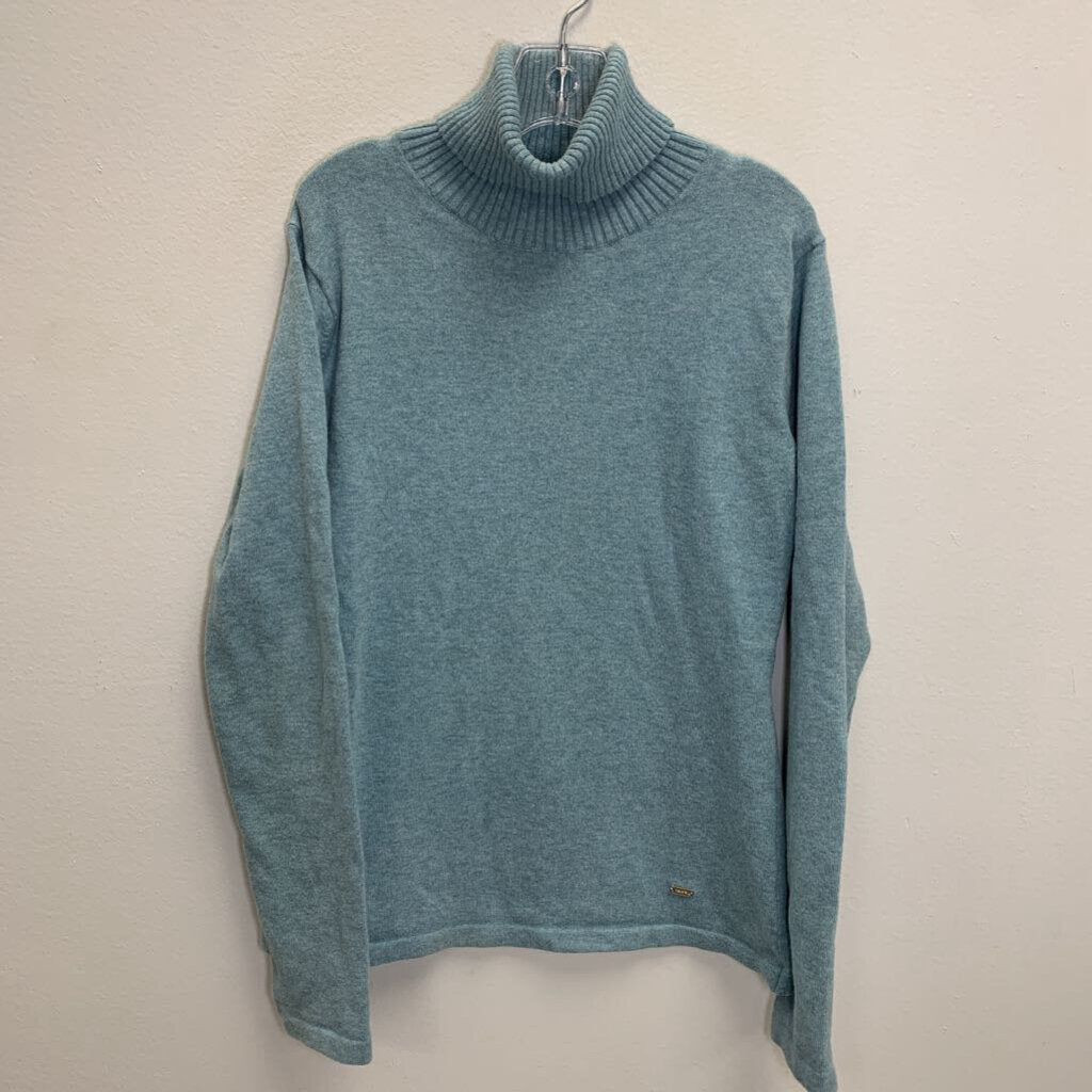 12: Knit Turtleneck Sweater