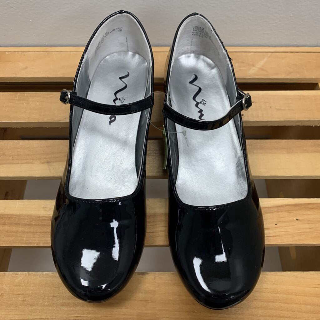 4: Seeley Black Patent Mary Jane Pumps