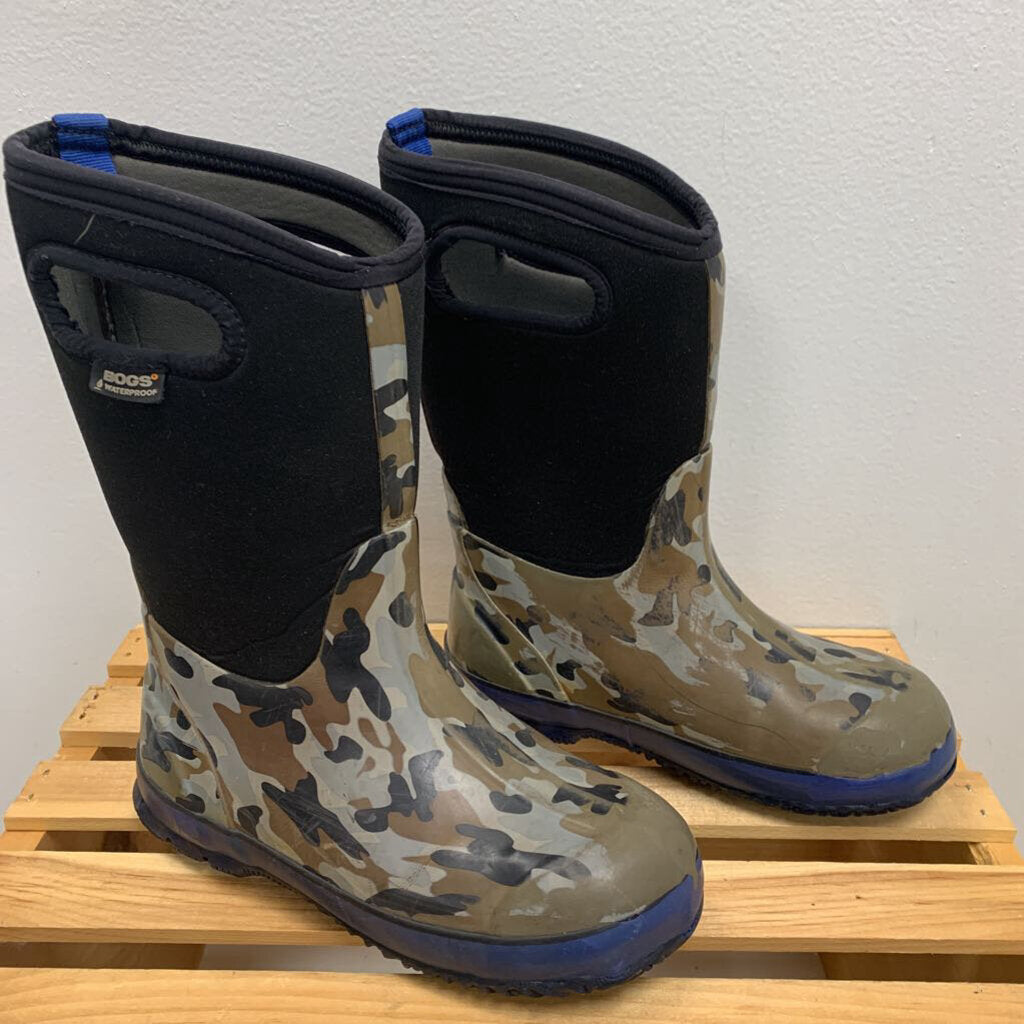4: Classic Waterproof Boots - Camo