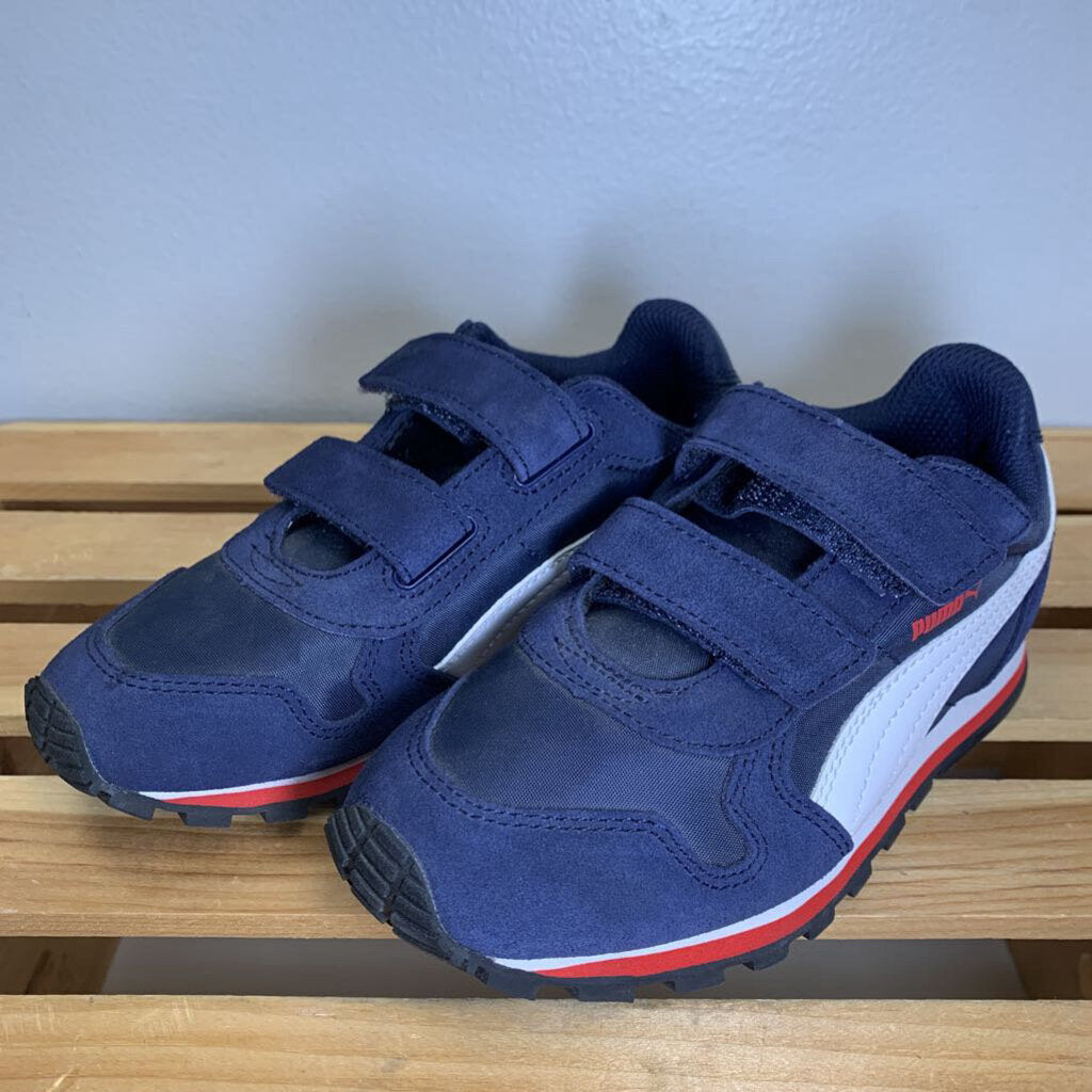 13.5: ST Runner NL V Sneakers NWOT