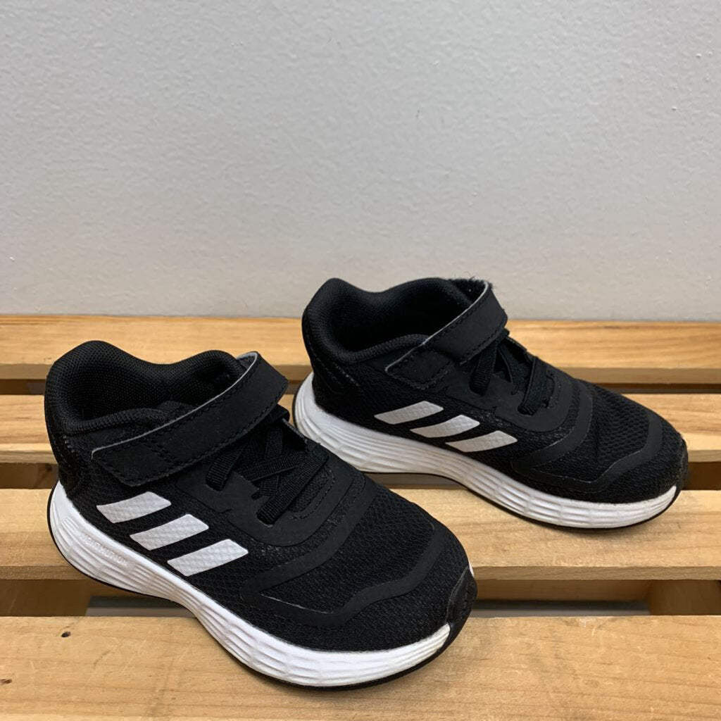 7: Duramo 10 Sneakers