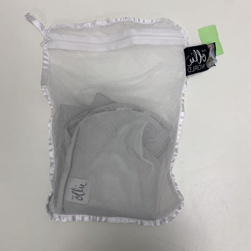 The Ollie Swaddle w/ Washing Bag