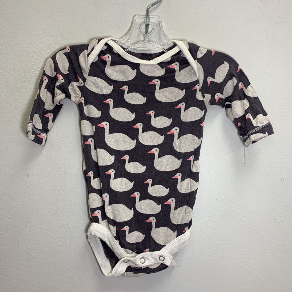 0-3M: Longsleeve Bodysuit - White Duck Print