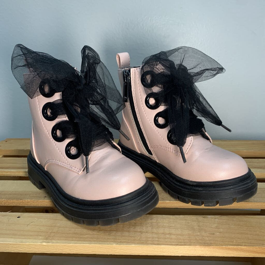 8: Chassy Lug Sole Boots w/ Tulle Laces