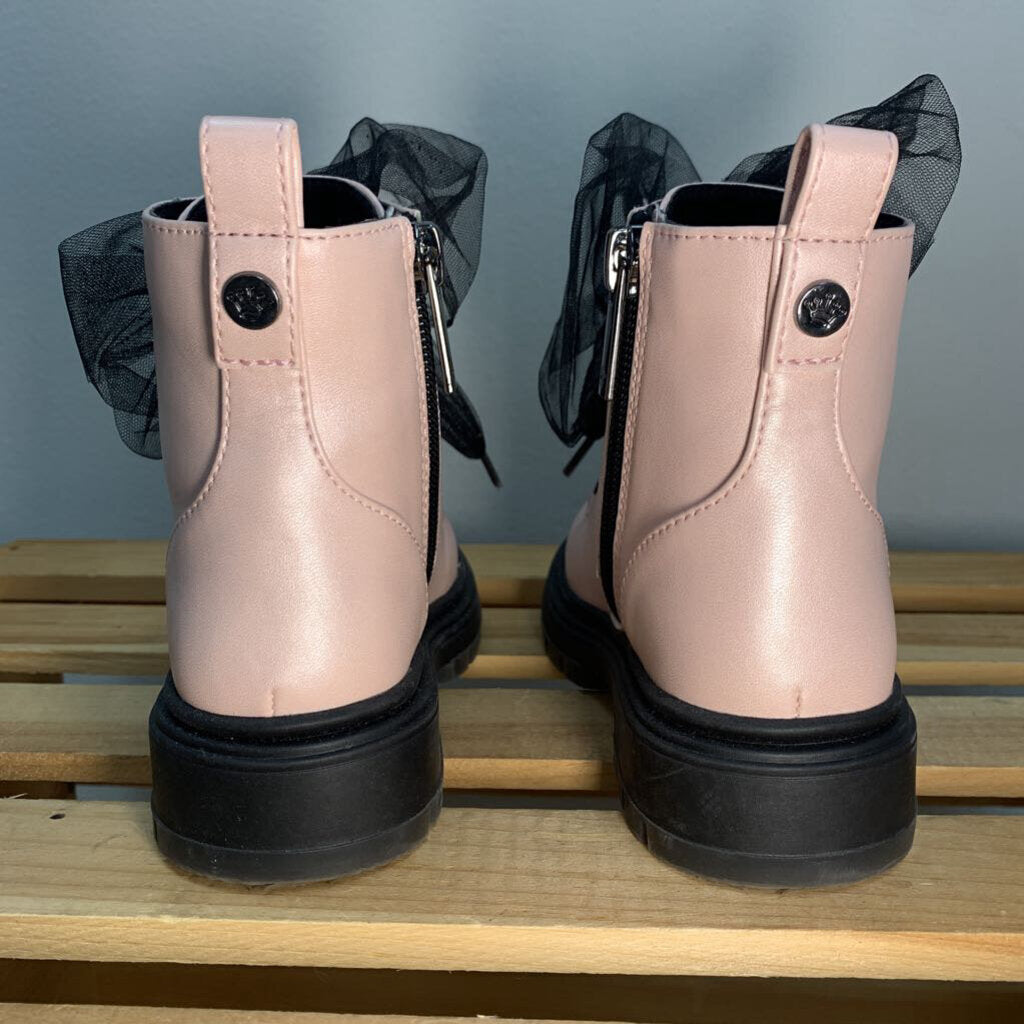 8: Chassy Lug Sole Boots w/ Tulle Laces