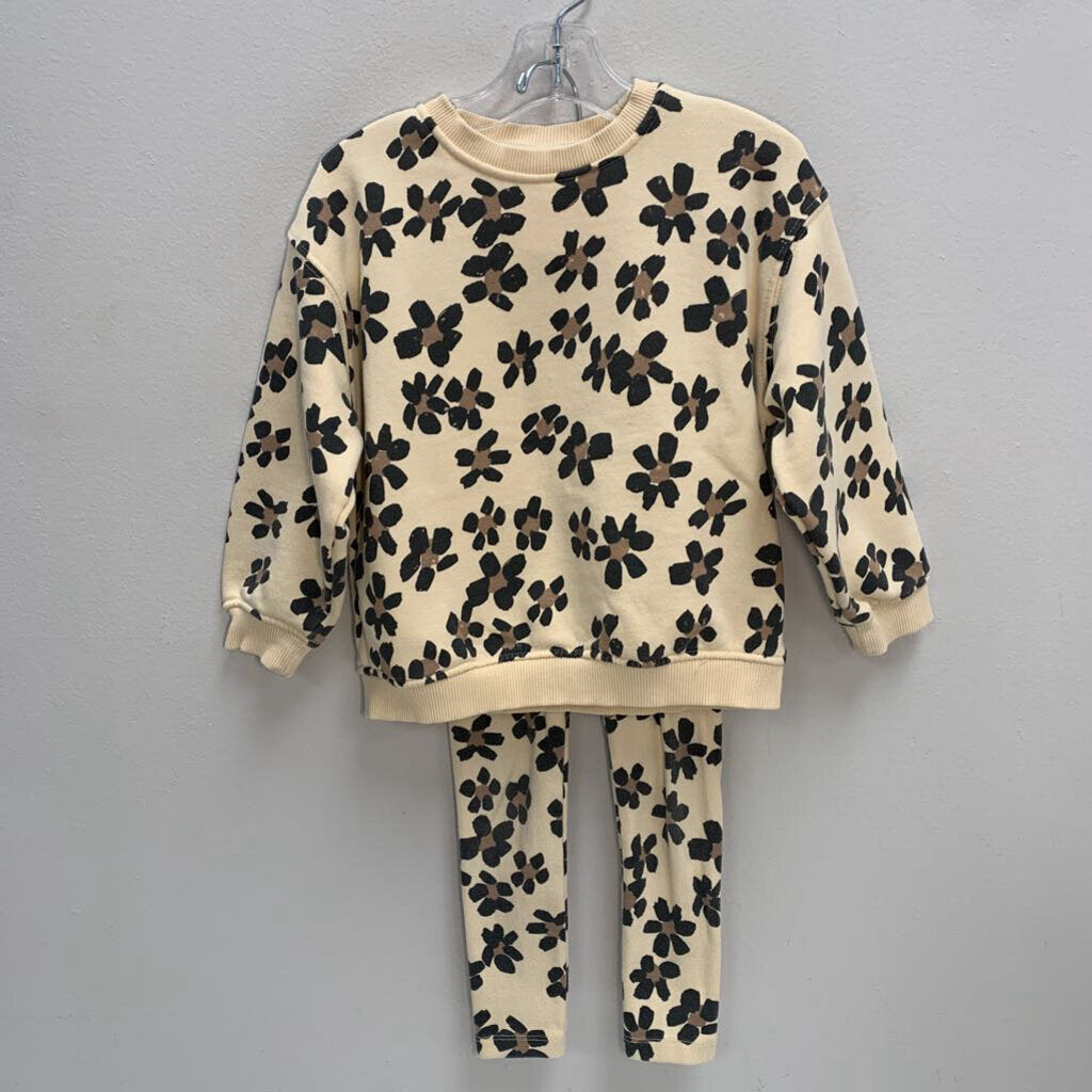 4: Crewneck Sweatshirt & Leggings - Abstract Floral Print