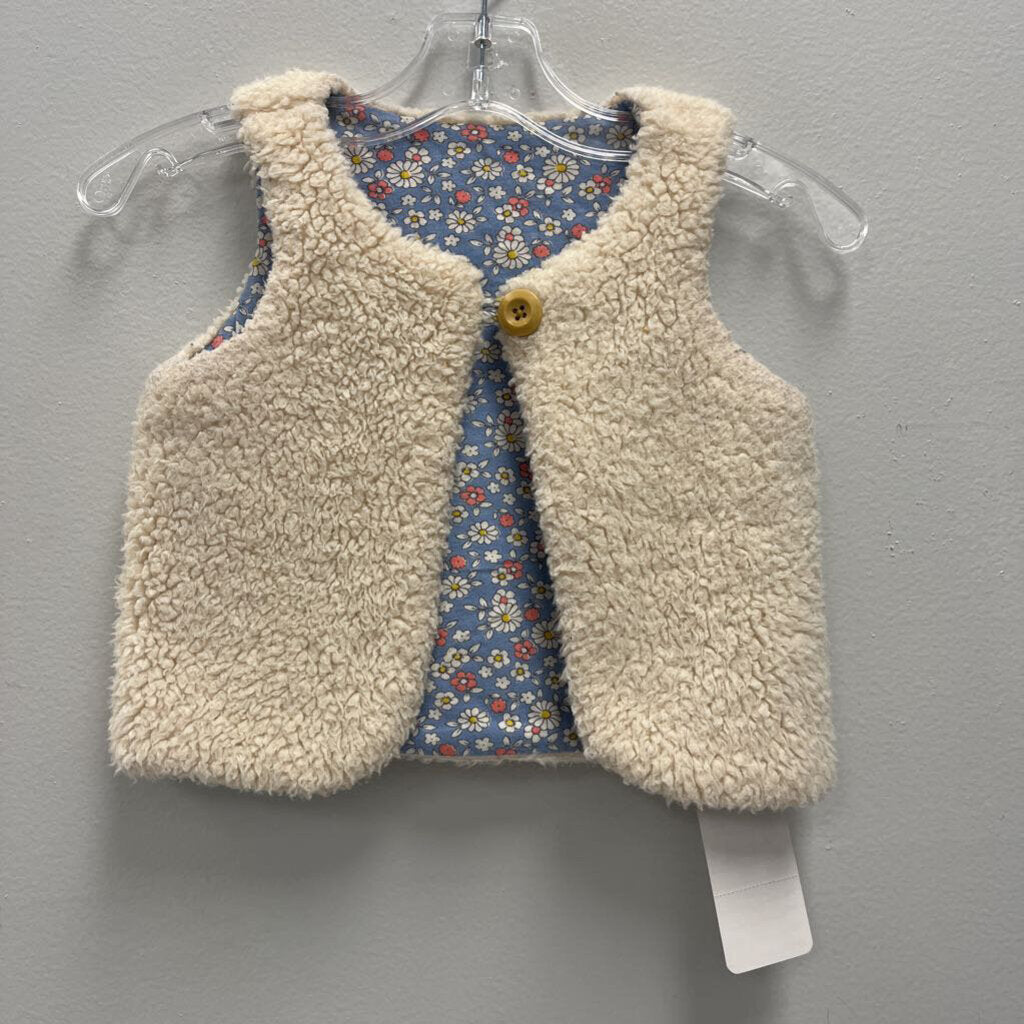 18-24M: Baby Boden ivory fleece floral lined vest