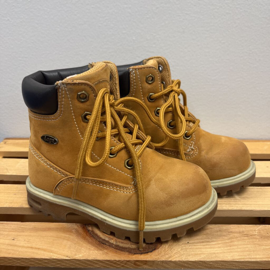 9: Lugs tan waterproof boots